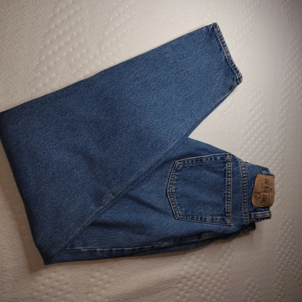 GAP Women's Classic Blue Straight Leg Jeans - Picture 11 of 11